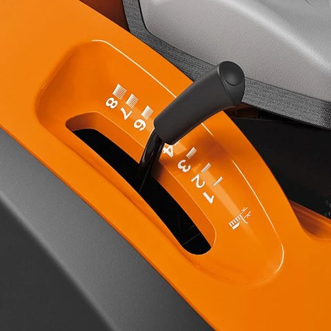 STIHL RT 5097 37" Petrol Ride-On Lawnmower - Alton Garden Centre 9 STIHL RT 5097 37" Petrol Ride-On Lawnmower - Alton Garden Centre - Image 7