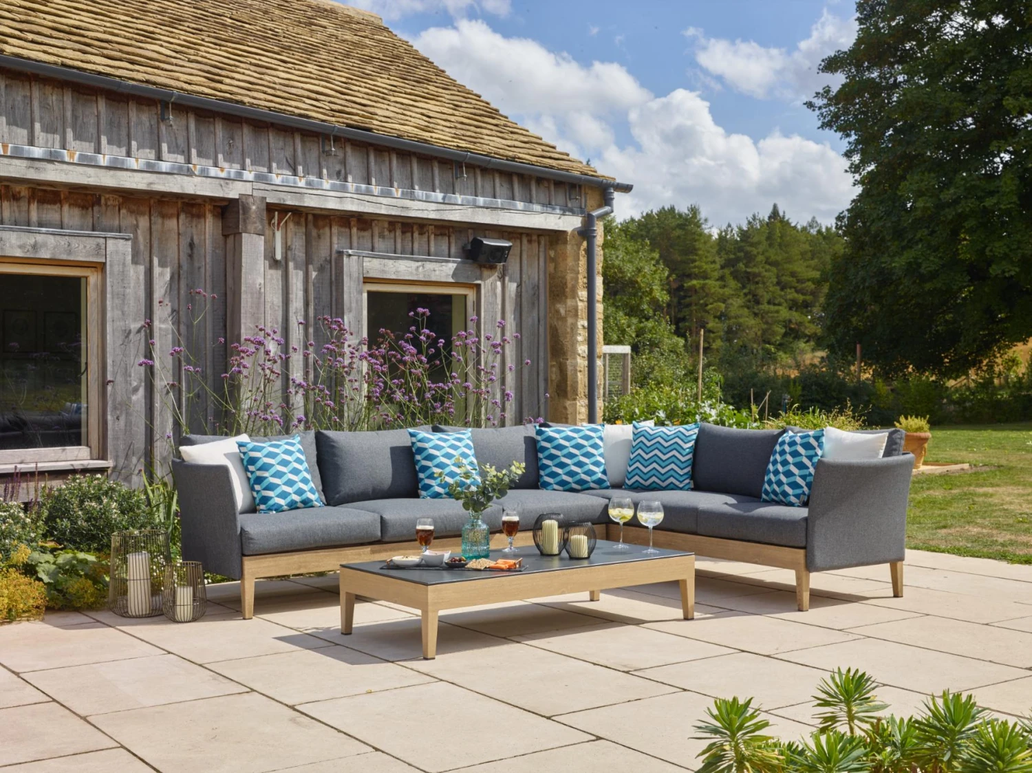 Bramblecrest - Volterra Lounge Set - Alton Garden Centre 3 Bramblecrest - Volterra Lounge Set - Alton Garden Centre