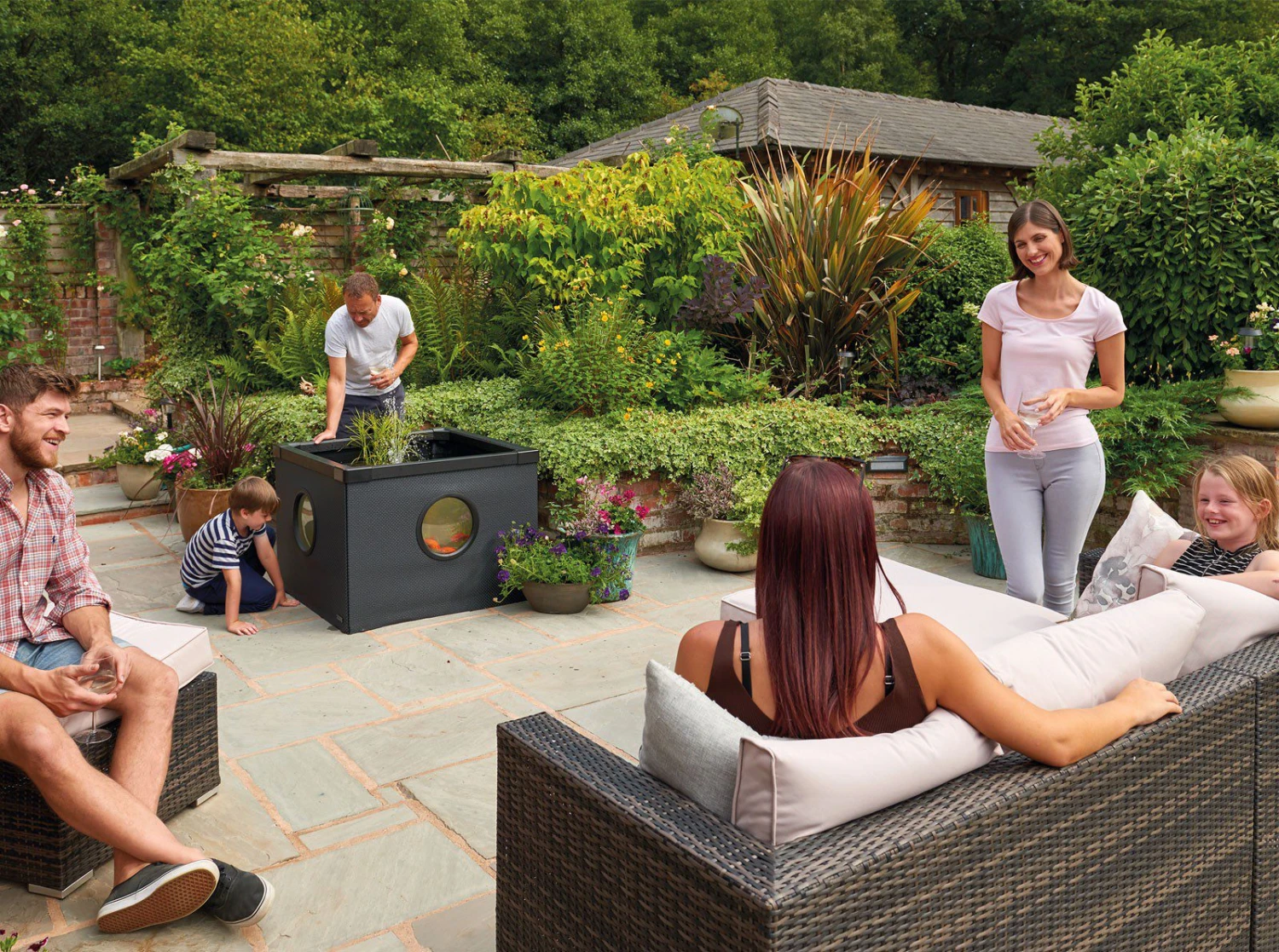 Hozelock: Aquarium 'Twist & Lock System' - Alton Garden Centre 5 Hozelock: Aquarium 'Twist & Lock System' - Alton Garden Centre - Image 3