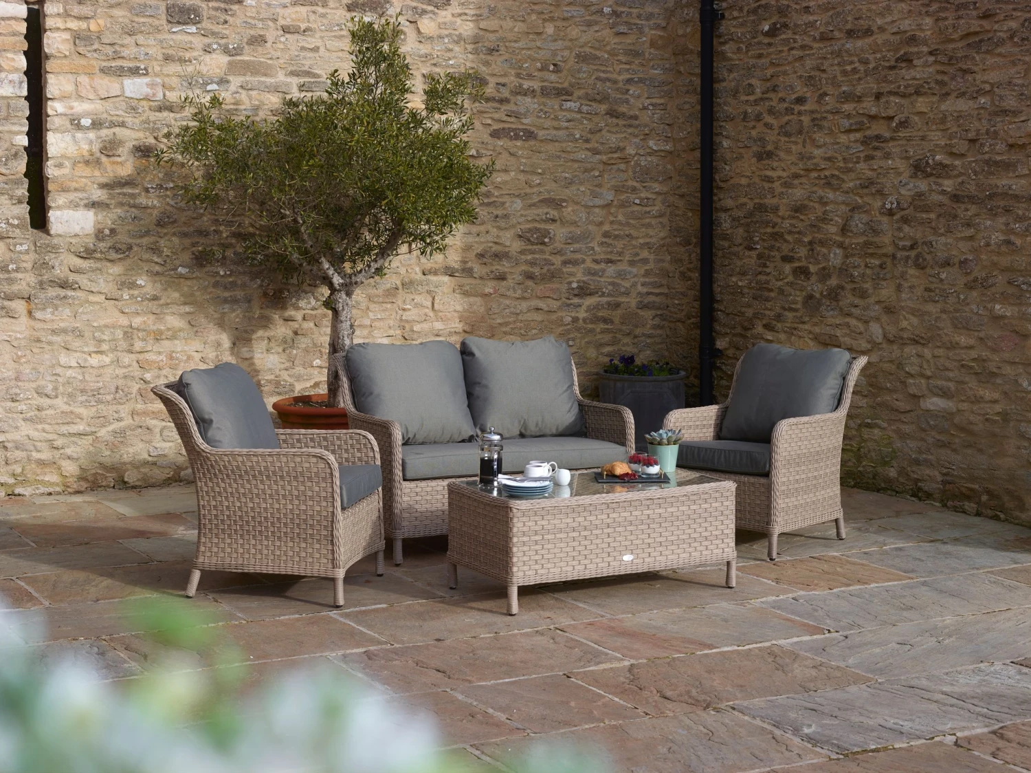 Bramblecrest - Blenheim 2 Seat Sofa Set With Coffee Table - Alton Garden Centre 4 Bramblecrest - Blenheim 2 Seat Sofa Set With Coffee Table - Alton Garden Centre - Image 2