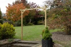Forest - Hanbury Single Flat Top Arch - Alton Garden Centre -Konstsmidy Shop HANFTA 1 1024x683 1 1