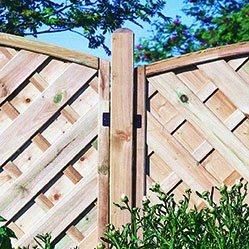 Forest - Ultima Fence Post 6ft (180 X 7 X 7cm) - Alton Garden Centre 3 Forest - Ultima Fence Post 6ft (180 X 7 X 7cm) - Alton Garden Centre