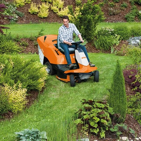 STIHL RT 4082 31" Petrol Ride-On Lawnmower - Alton Garden Centre 4 STIHL RT 4082 31" Petrol Ride-On Lawnmower - Alton Garden Centre - Image 2