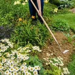 Kent & Stowe Long 3 Edge Hoe ~ Stainless Steel - Alton Garden Centre -Konstsmidy Shop stainless steel long handled 3 edge hoe long shot kent and stowe 70100037